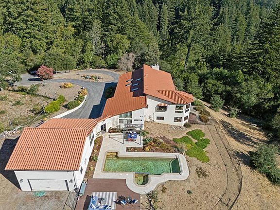 2nd image of 600 Ridge Top Rd