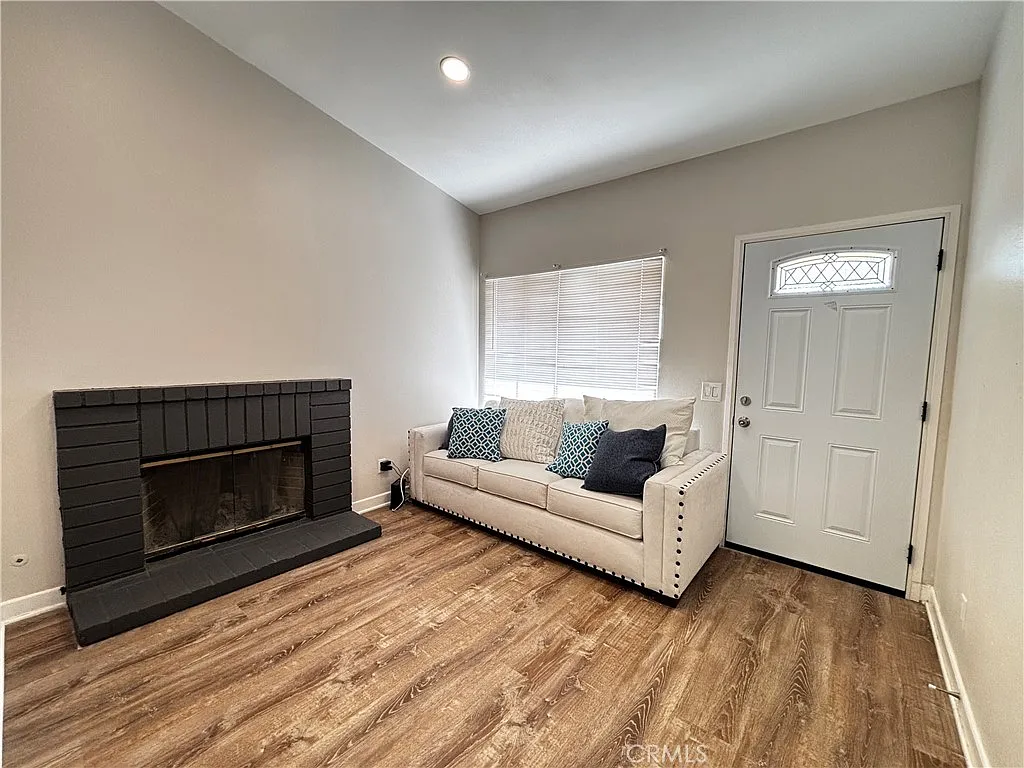 Building Photo - 14890 Lavender Ln
