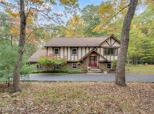7205 Moss Dr, Swiftwater, PA 18370