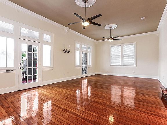 4th image of 716 Pelican Ave