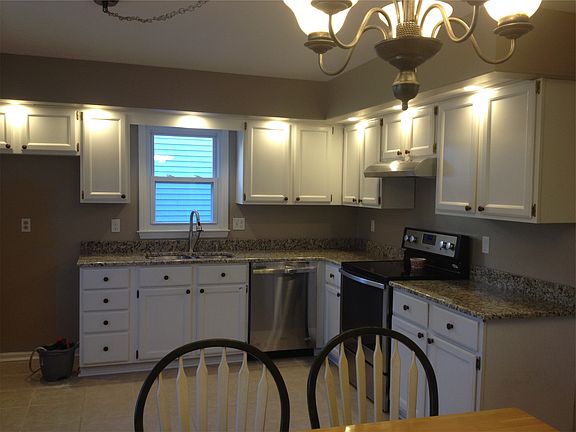 3rd image of 3821 Hidden Springs Dr