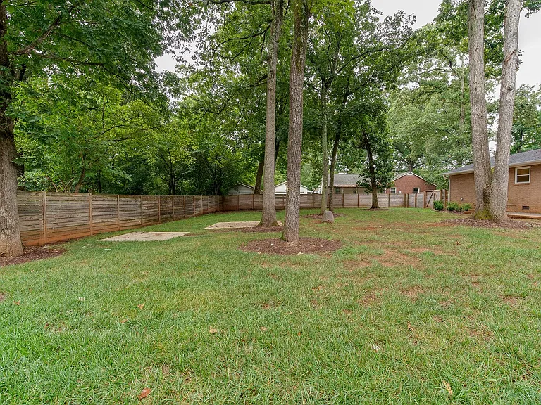 5646 Oak Dr — Photo 25