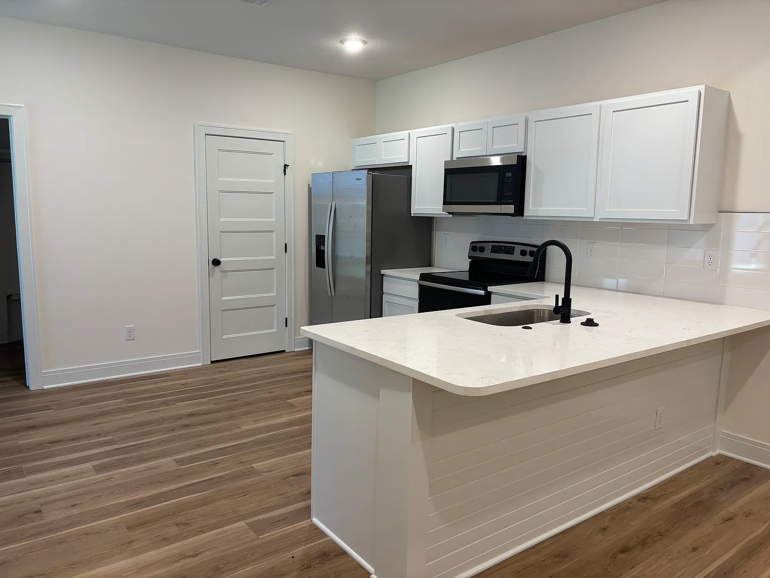 3 bed, 1250 sqft, $1,550 — Photo 3