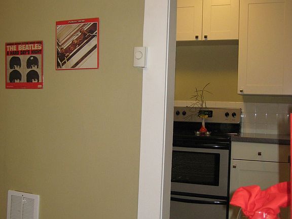 5th image of 214 Summit Ave E APT 204