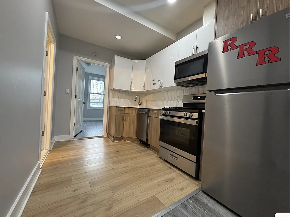 44 Storms Ave #2R