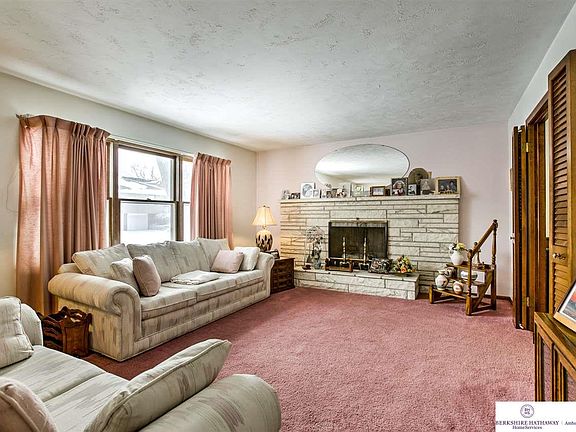 4th image of 1712 S 133rd Ave