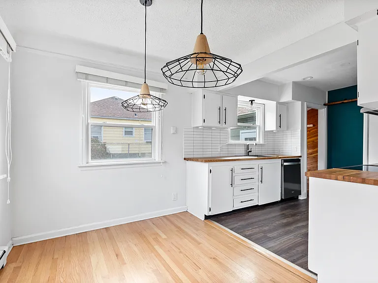 5935 NE 57th Ave — Photo 3