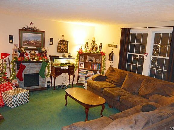 3rd image of 71 Staglen Dr