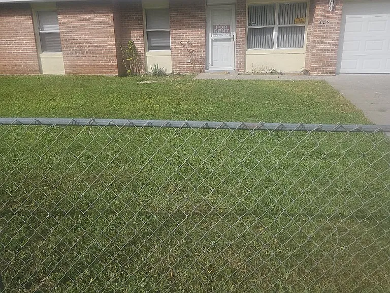 526 Loomis Trl — Photo 2