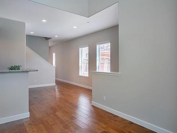 3rd image of 617 S Roosevelt St