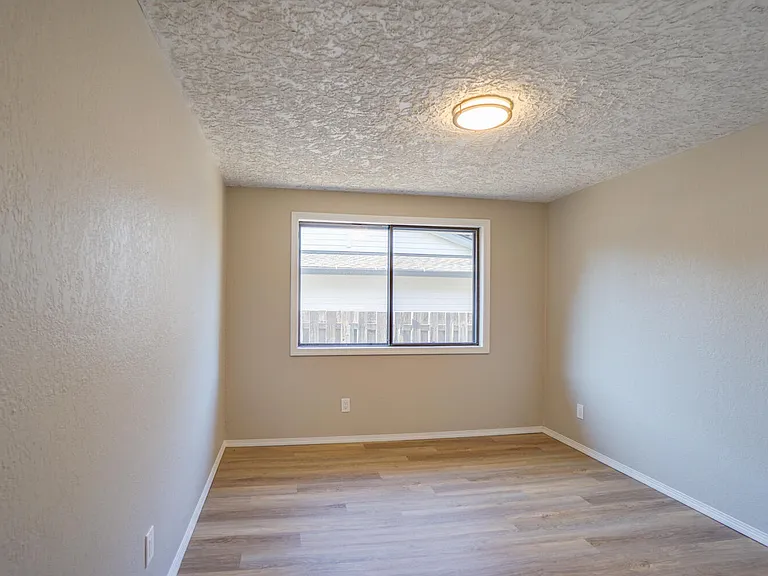 6206 NW Cherry St — Photo 21