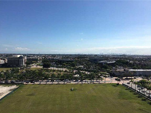 3rd image of 5300 Paseo Dr #1105