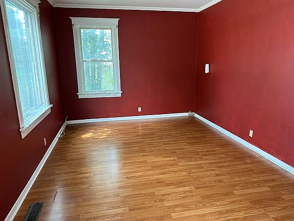 5th image of 1717 N Gale Ave