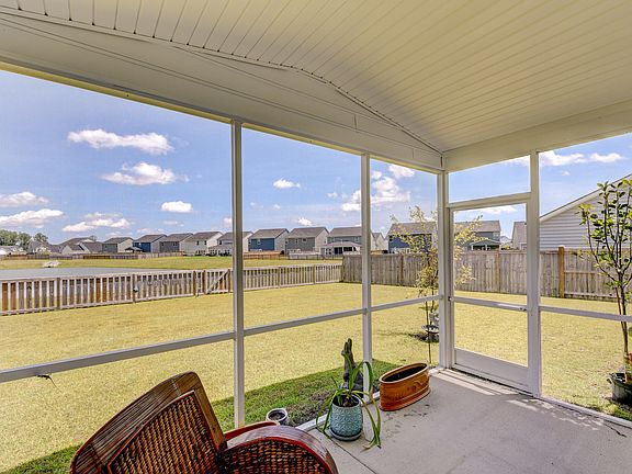 3rd image of 187 Garden Lily Ln