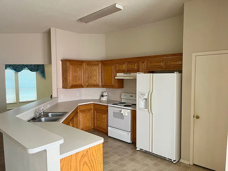 8055 Raleigh Dr — Photo 8
