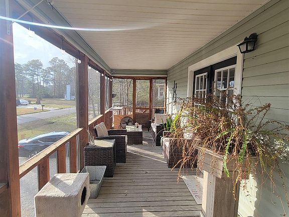 5th image of 108 Country Club Dr