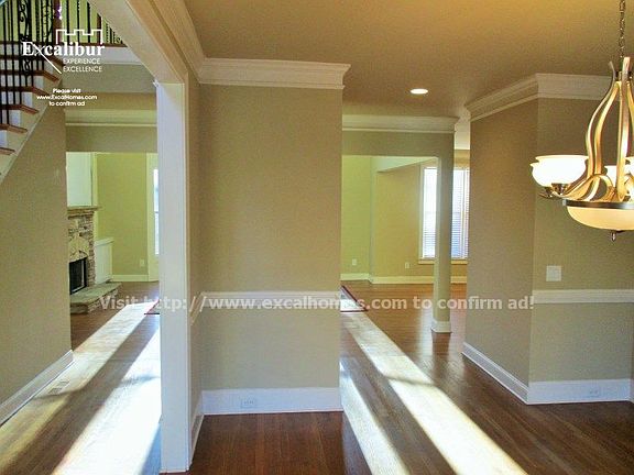 5th image of 4020 Lantern Hill Dr