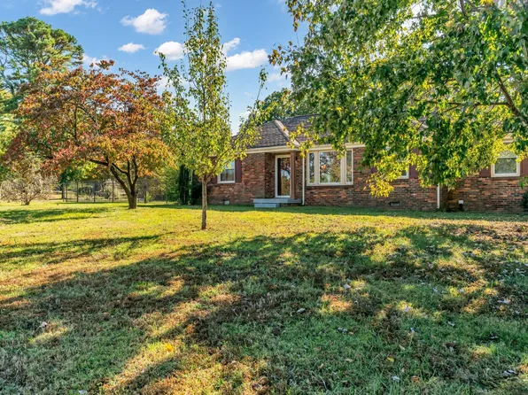 2205 Crestline Dr, Nashville, TN 37214
