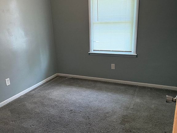 4th image of 2031 Clinton Ave SE