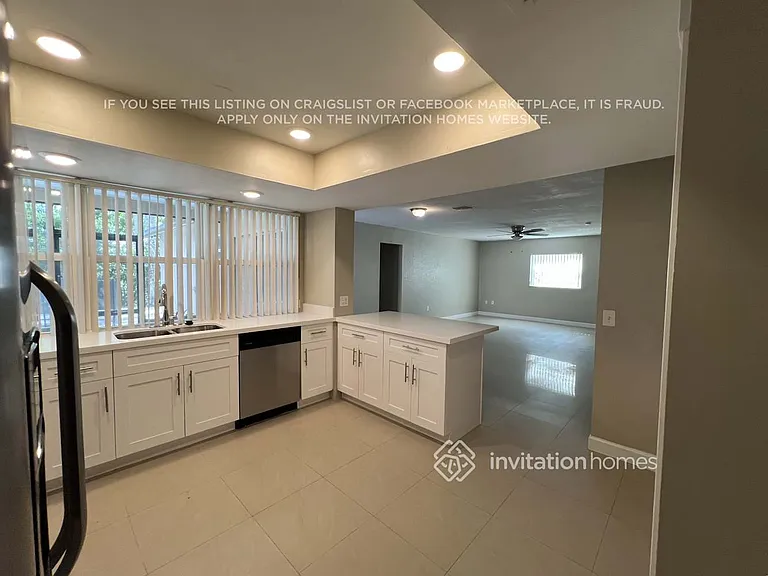 11830 NW 30th Pl — Photo 3