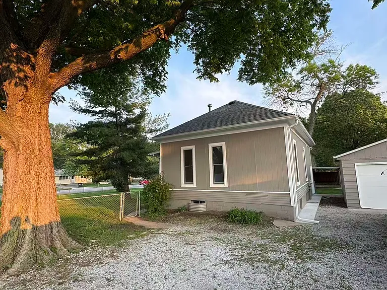 3931 Pioneers Blvd — Photo 16