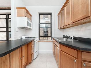 21-54 Crescent St #B1, Astoria, NY 11105
