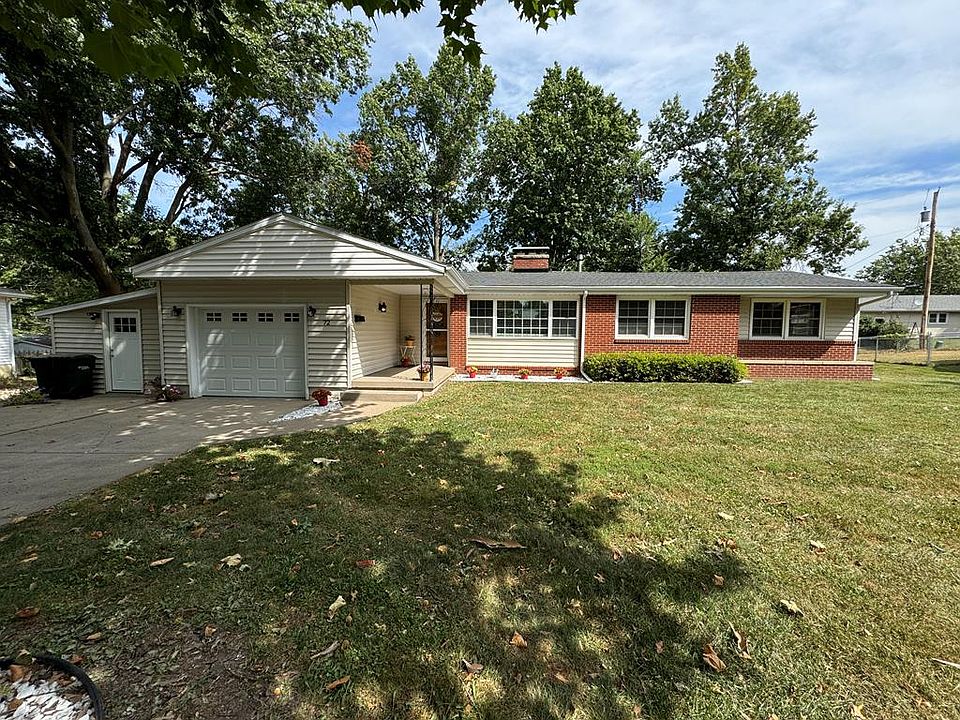 1st image of 72 Manor Crest Dr