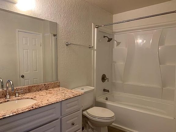 4th image of 909 Lombard Dr #909