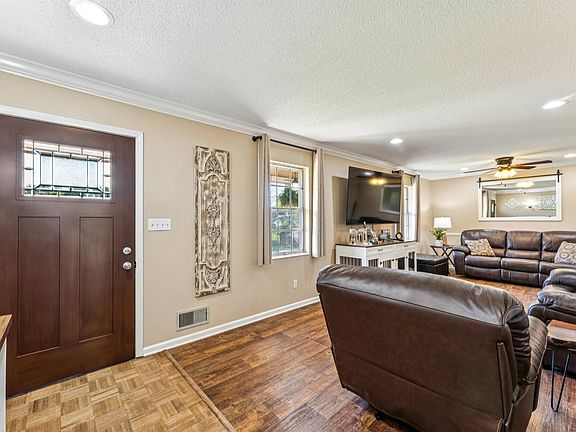 2nd image of 1066 Sunny Dell Ln