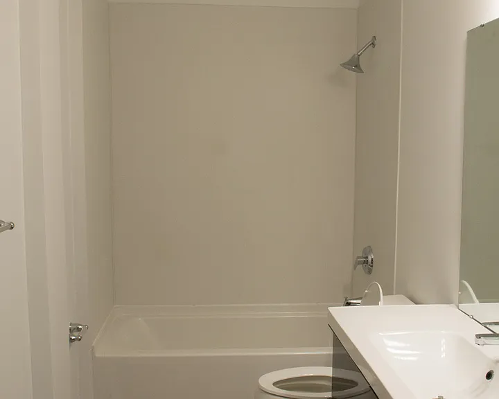 423 Greenup St #206 — Photo 8