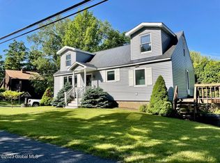 33 Honeysuckle Ln, Lake George, NY 12845