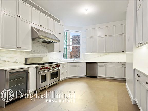 4th image of 135 Central Park W APT 6SC