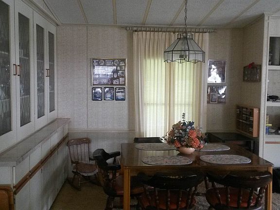 dining/to kitchen