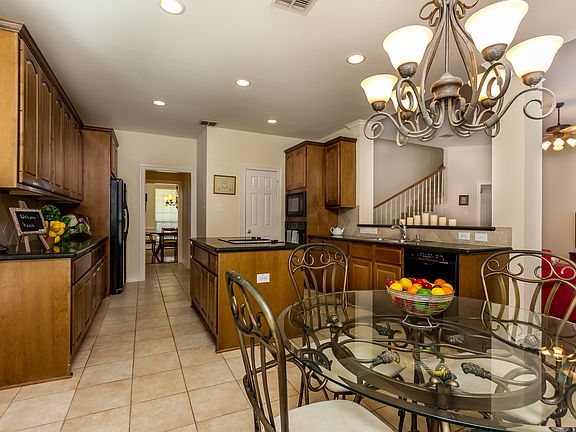 5th image of 7208 Oakbury Ln