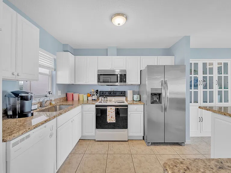 2401 Riverbluff Pkwy #V-240 — Photo 11