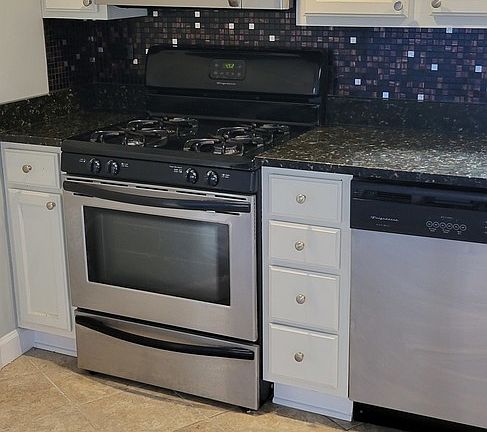 3rd image of 7019 W Medill Ave