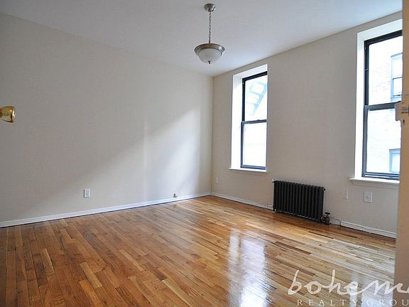 5th image of 1628 Lincoln Pl APT 4F
