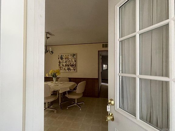 5th image of 608 Red Oak Ln