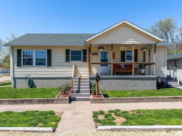 100 27th Ave N, Clinton, IA 52732