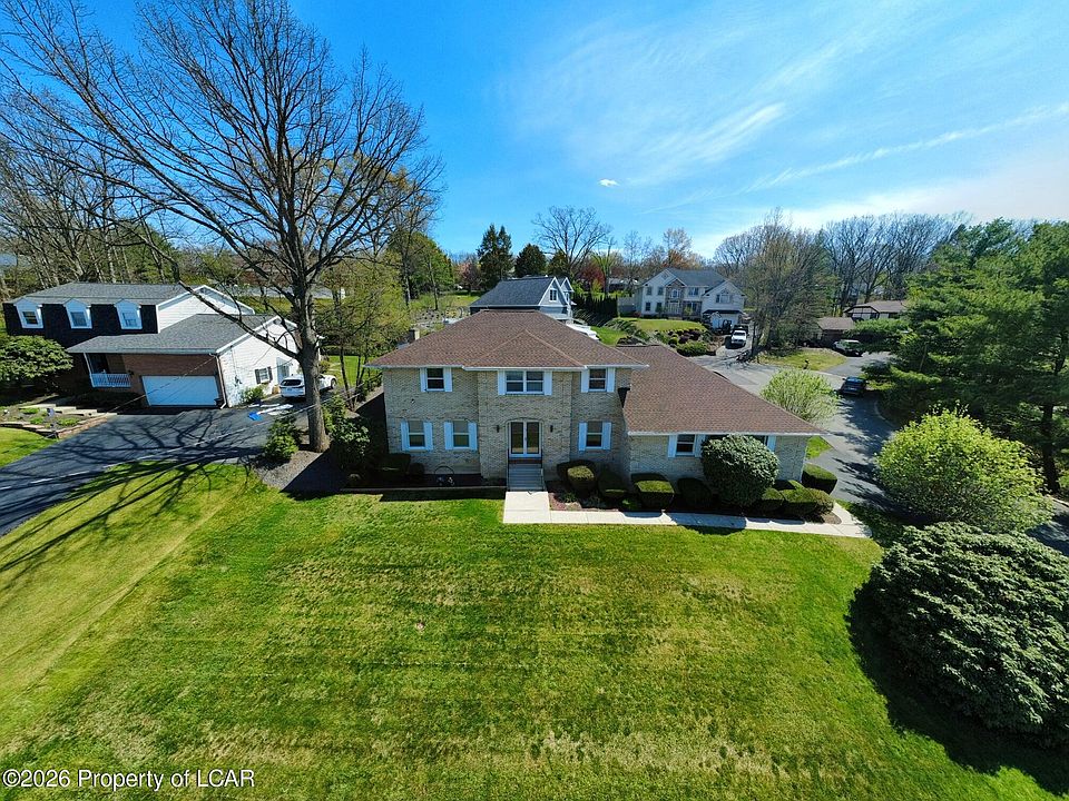 1st image of 13 Fairfield Dr