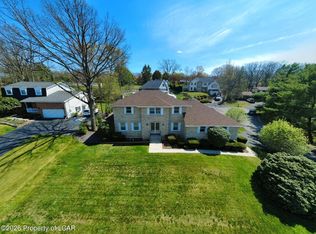 13 Fairfield Dr, Laflin, PA 18702