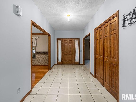 4th image of 2698 Rosehill Ave