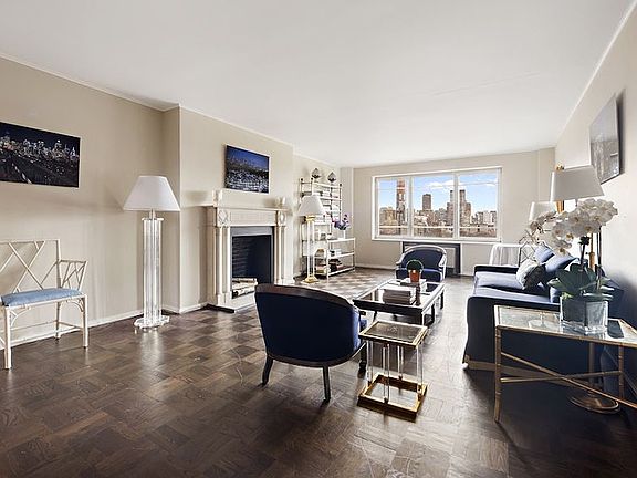 2nd image of 880 5th Ave APT 19B