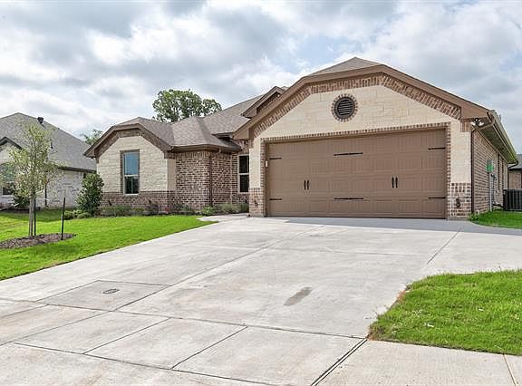 3rd image of 225 Jacinth Ln