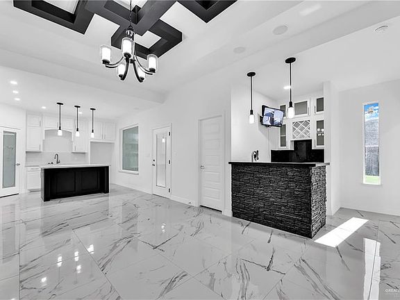5th image of 1608 Summerland Ln