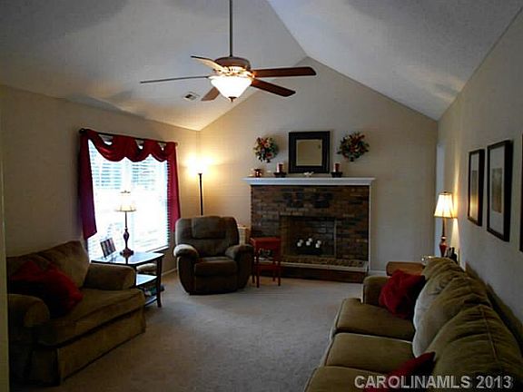 5th image of 103 Woodbend Dr