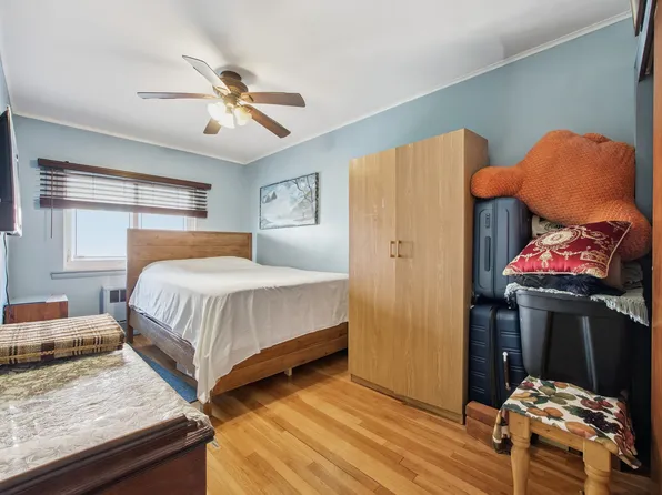 601 East 86th Street image 11 of 19