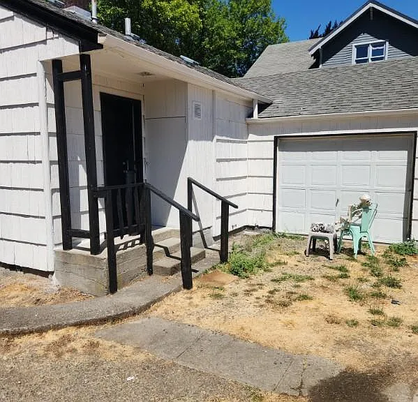 616 5th Ave SE — Photo 1