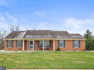 3090 Emmanuel Dr, York, PA 17408