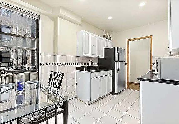 2nd image of 715 W 180th St APT 51